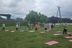SAS wakacyjne zajęcia gimnastyki i jogi w plenerze