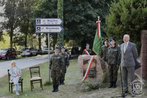 Odsłonięcie tablicy pamiątkowej w Dobieszkowie 11.09.2024