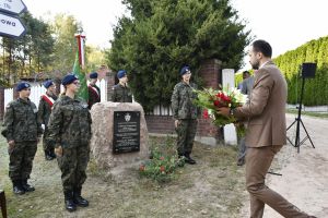 Odsłonięcie tablicy pamiątkowej w Dobieszkowie 11.09.2024