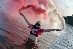 Grupa "Wspólne Morsowanie w Strykowie" świętuje Dzień Niepodległości, zalew w Strykowie
