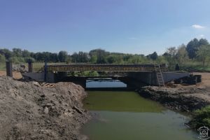 Przebudowa mostu na rzece Moszczenicy w Smolicach - stan w trakcie prac