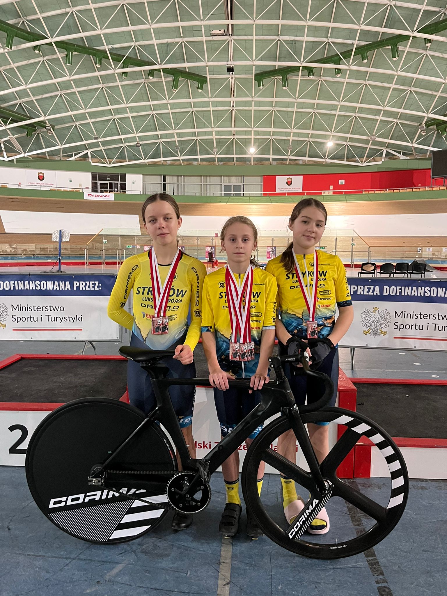 Sukces młodych kolarek